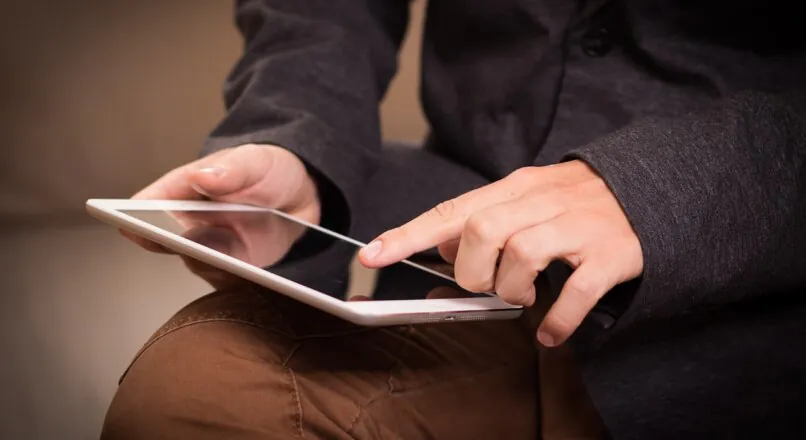Der Einfluss von Tablets auf die kindliche Entwicklung: Eine kritische Betrachtung