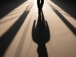 Machtspiele nach Trennung: Warum Ex-Partner manipulieren & wie Sie reagieren